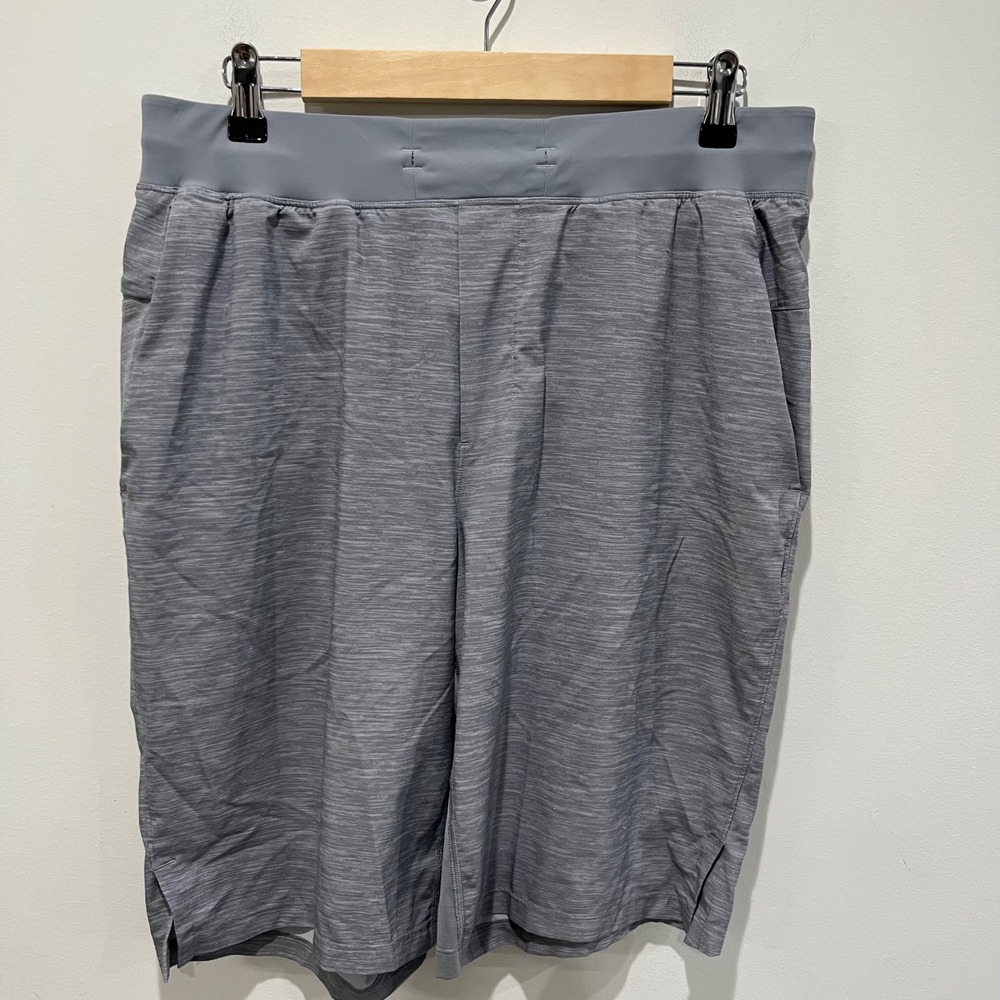 Lululemon Mens Gym Shorts Large Gray Space LM7AATS 11" Inseam Workout Athletic